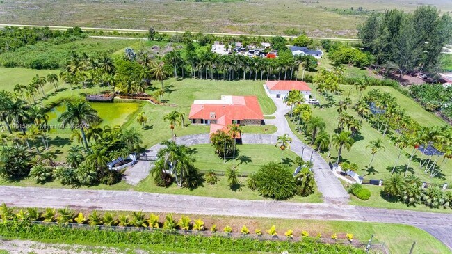 Foto del edificio - 15420 SW 212th Ave