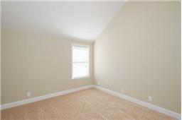 Foto del edificio - Beautiful 5 Bedroom, 3 Bath home located n...