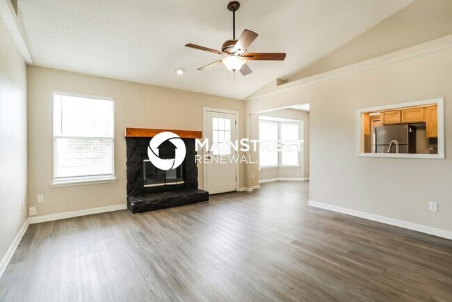 Foto del edificio - 4 Bedroom Pet-Friendly Home in Green Cove Springs, FL with Main Street Renewal