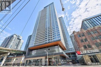 Building Photo - 19 Bathurst St