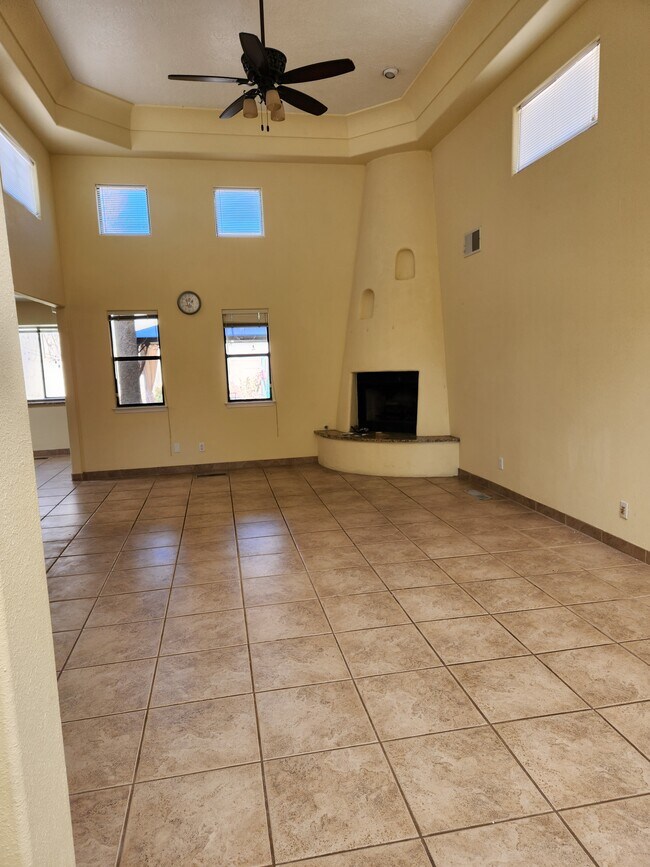 entry to living room - 9517 San Rafael Ave NE