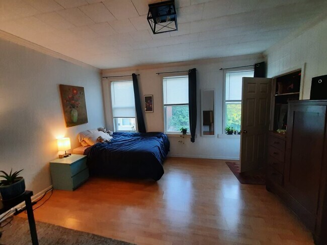 Master Bedroom - 5107 Keystone St