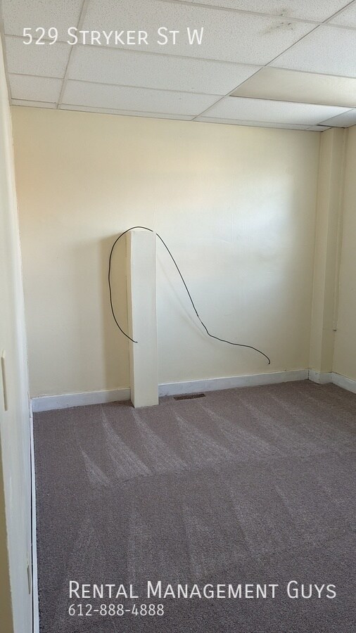 Building Photo - Nice 1 Bedroom Available Immediately!