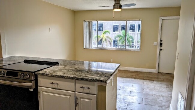 apartment 6 - Tropical Breeze Apartments