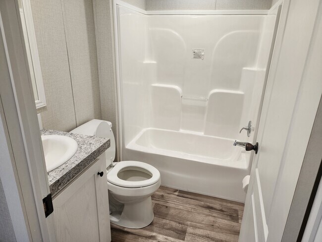 Building Photo - 3900 Nesrus Ln