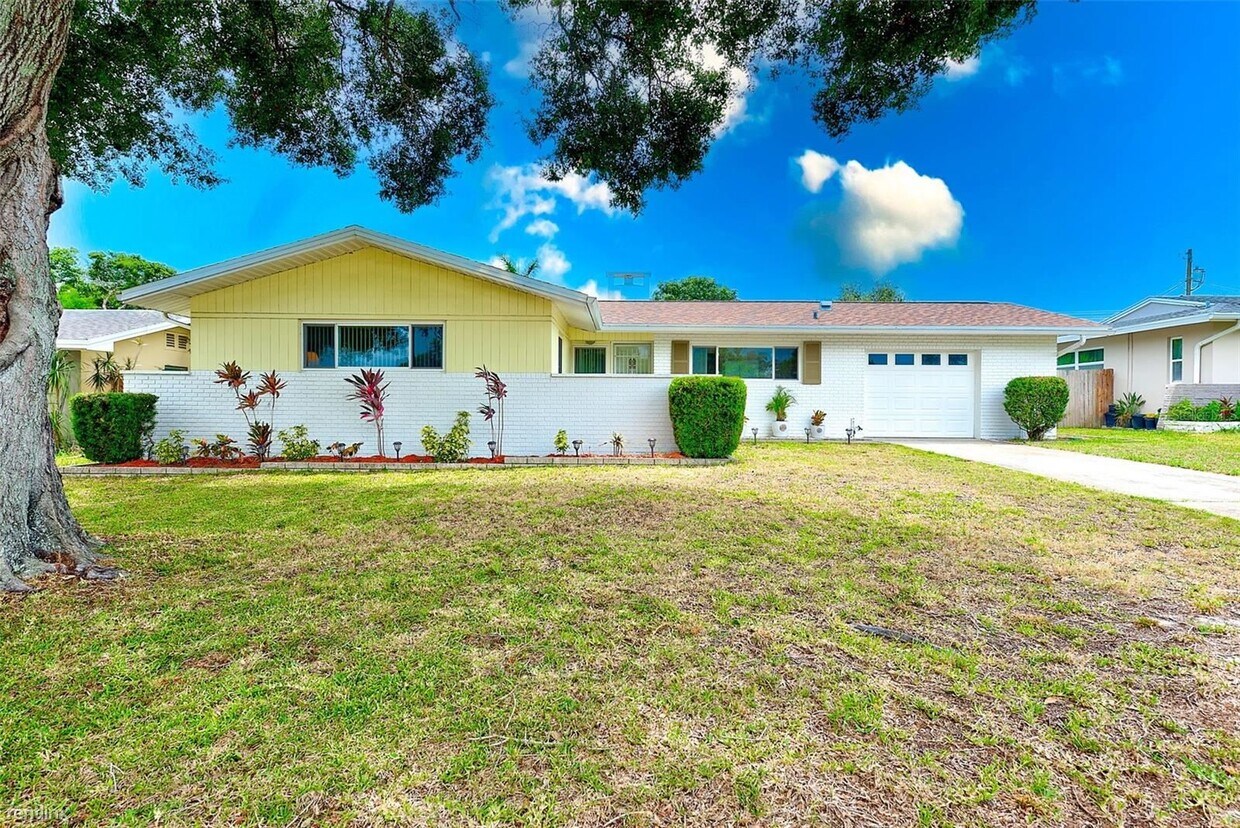 Primary Photo - 2 br, 2 bath House - 1711 Patlin Circle S