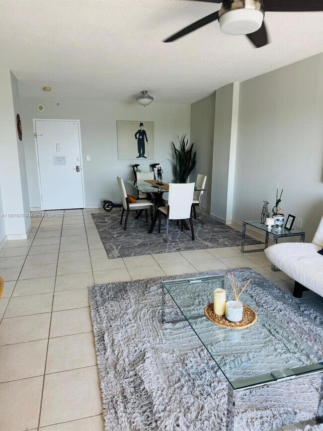 Foto del edificio - 400 Kings Point Dr