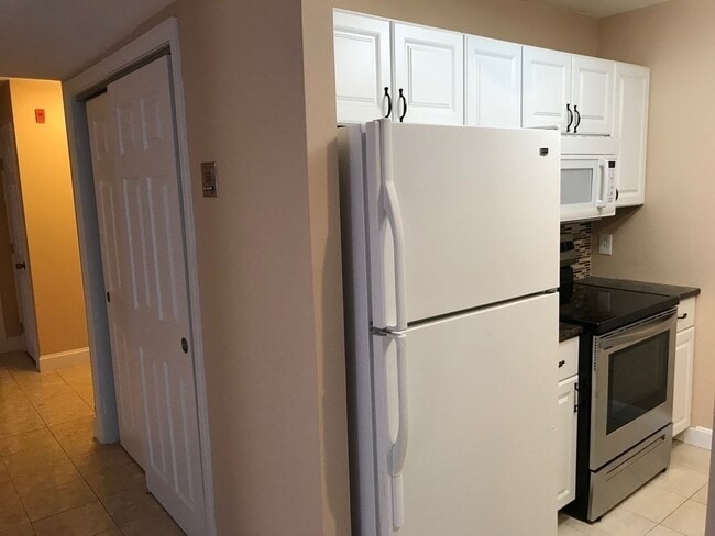 Building Photo - 276 Chestnut Hill Ave