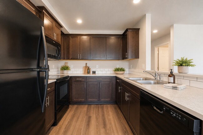 Building Photo - Ridgeview Heights