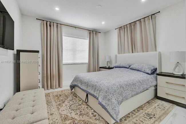 Foto del edificio - 6470 SW 27th St