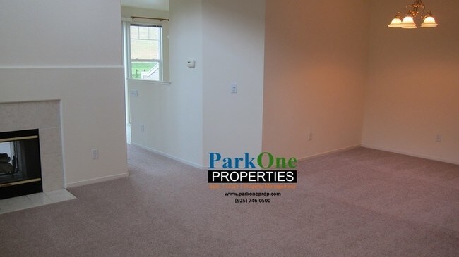 Building Photo - 4001 Coyote Cir