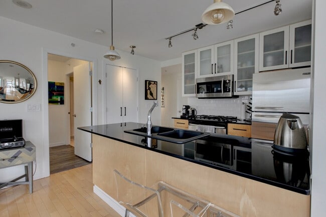 Building Photo - 1225 Richards St