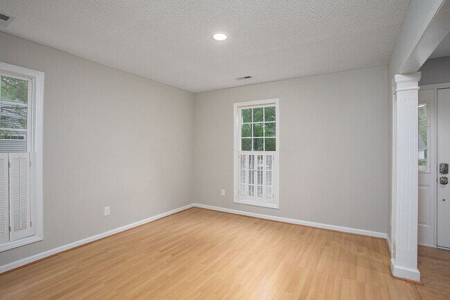 Building Photo - Charming 3 bed, 2.5 bath with wood burning...