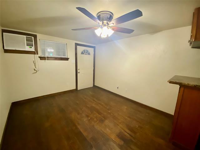 Building Photo - 625 Redbud Ln