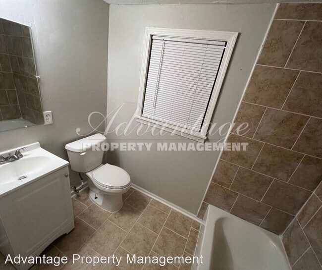 Building Photo - 1 br, 1 bath House - 1586 Oakwood St