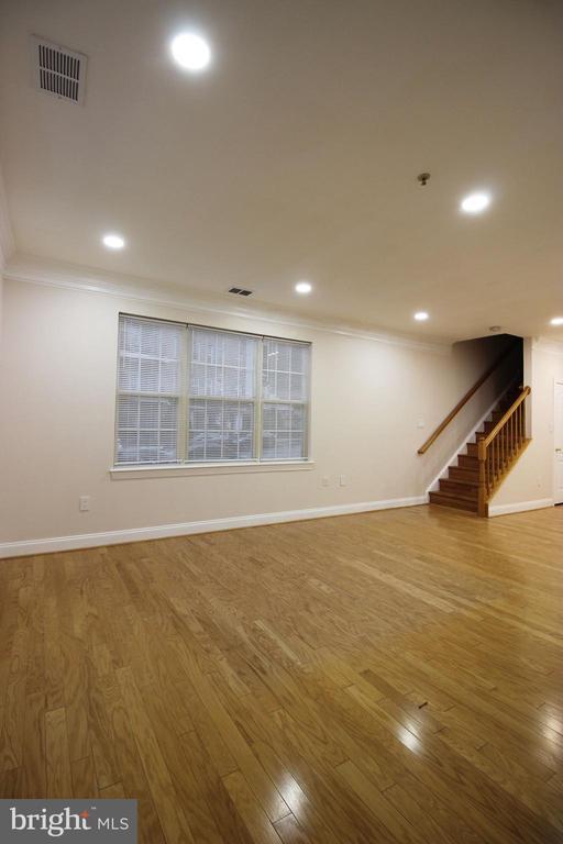 Foto del edificio - 141 Chevy Chase St