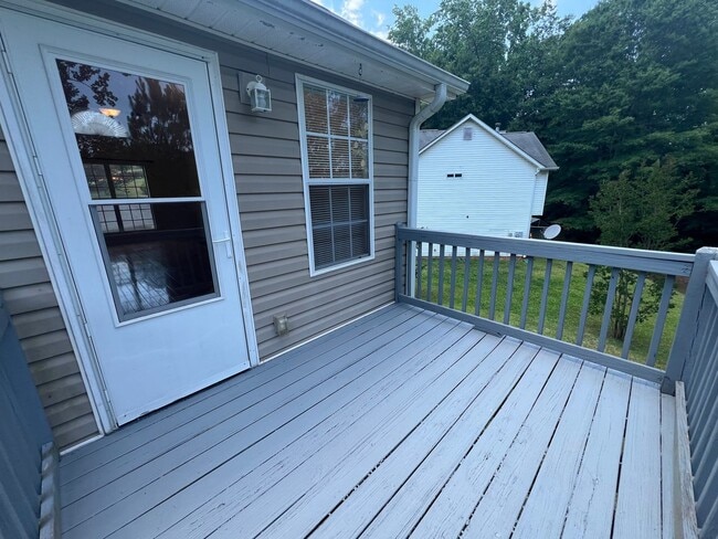 Building Photo - 111 Manx Dr