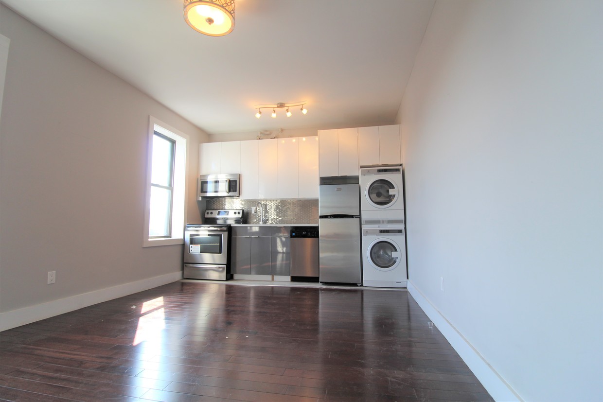 Foto principal - 3054 Godwin Terrace