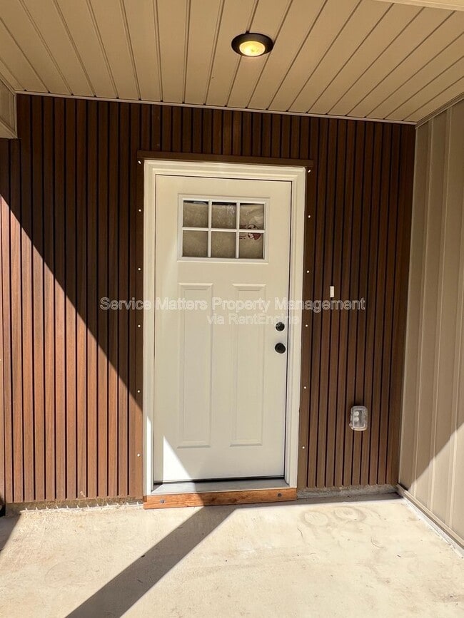 Building Photo - 3241 Damon Dr