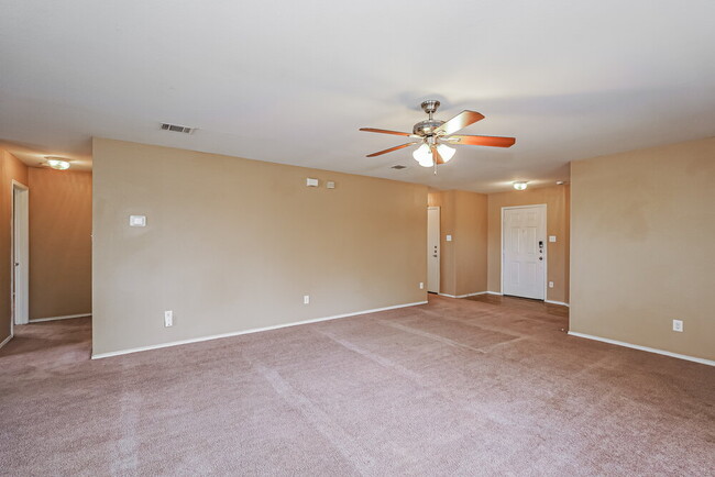 Building Photo - 10001 Chrysalis Dr