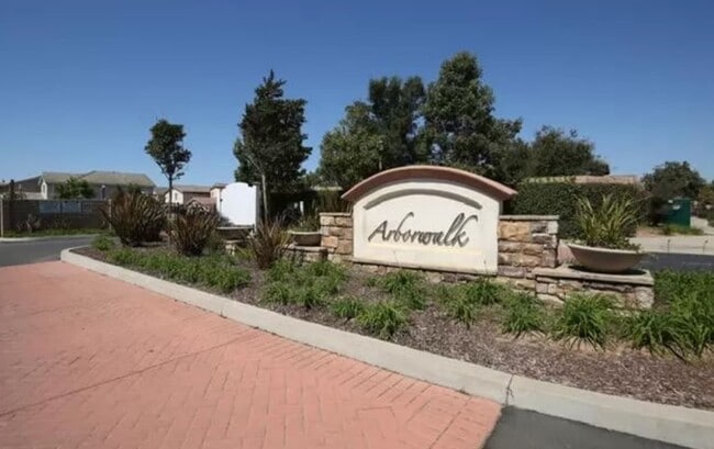 Building Photo - Beautiful 3-Bedroom, 2-Bath Home in Arborw...