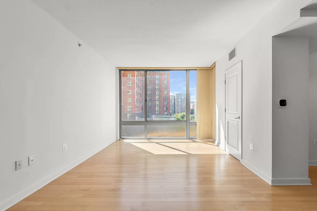 Foto del edificio - 475 K St NW