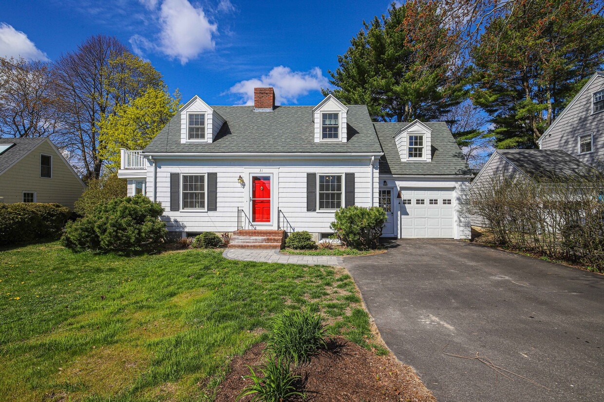 31 Andrews Ave, Falmouth, ME 04105 House Rental in Falmouth, ME