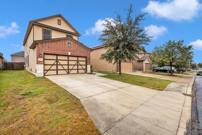 Building Photo - Modern Elegance Meets Comfort in San Anton...