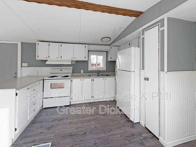 Foto del edificio - 4030 Cedar Hill Ct