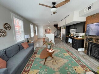 Building Photo - 216 E Liberty St