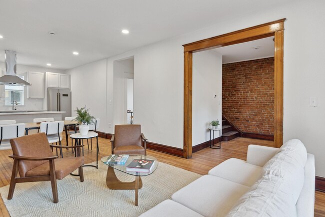 Building Photo - 1005-1017 W. 14th Ave.