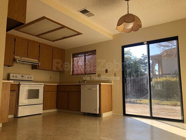 Building Photo - 1891 Santa Monica St