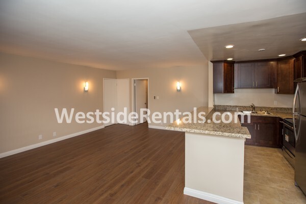 living room - 501 N Kings Rd