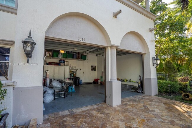 Foto del edificio - 7875 NW 110th Dr