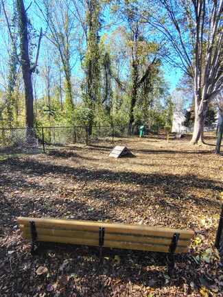 Building Photo - 600 Reusens Rd