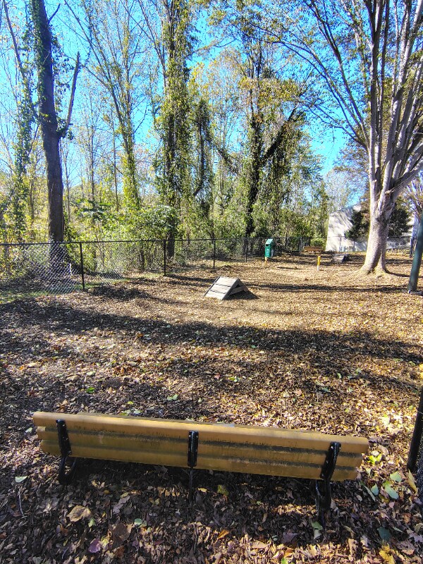 Building Photo - 600 Reusens Rd