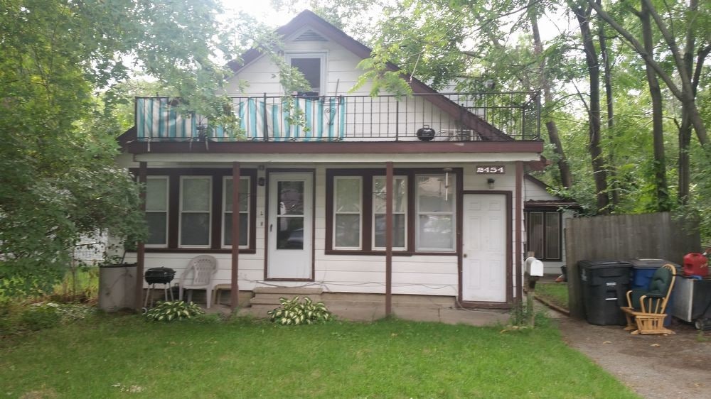 Primary Photo - Charming Apartment in Westland