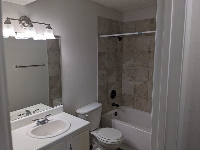 Foto del edificio - 6008 N Lamar Blvd