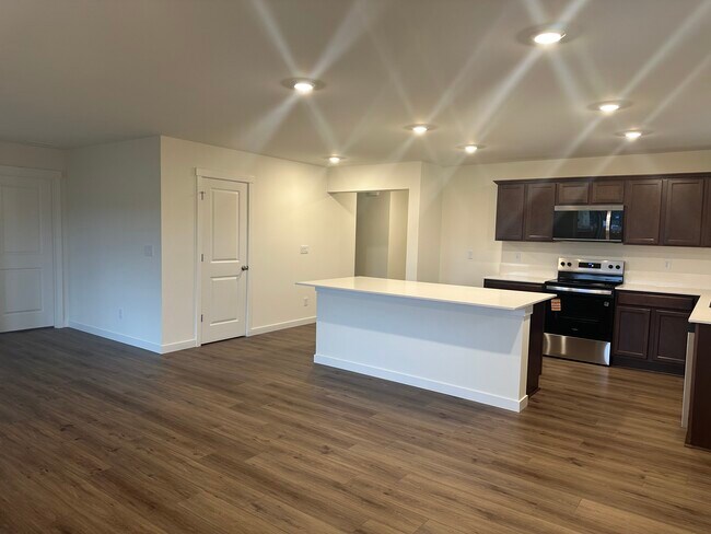 Building Photo - 17102 126th Street Ct E