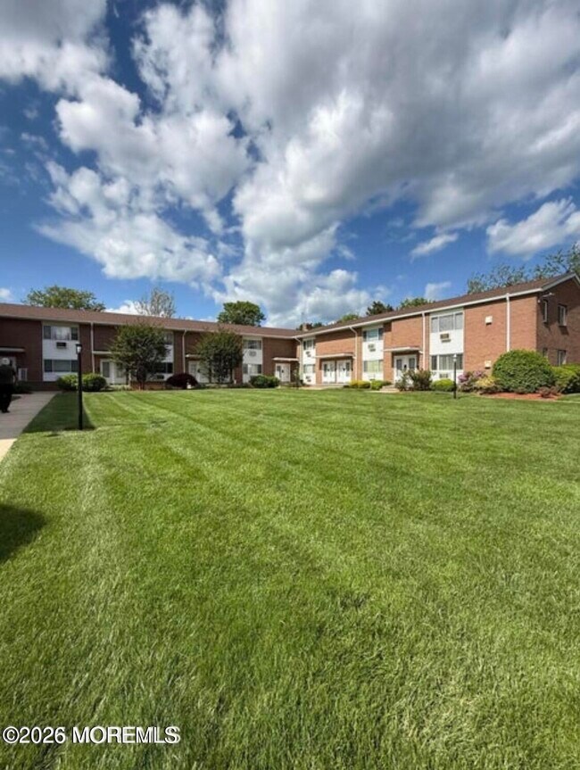 Foto del edificio - 35 Sternberger Ave