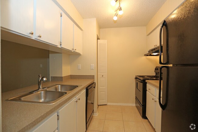Oasis At Bayside East Apartments Largo Fl Apartments Com