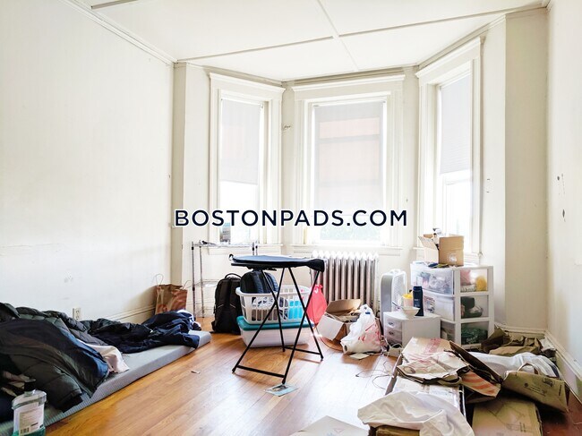 Building Photo - 1175 Boylston St