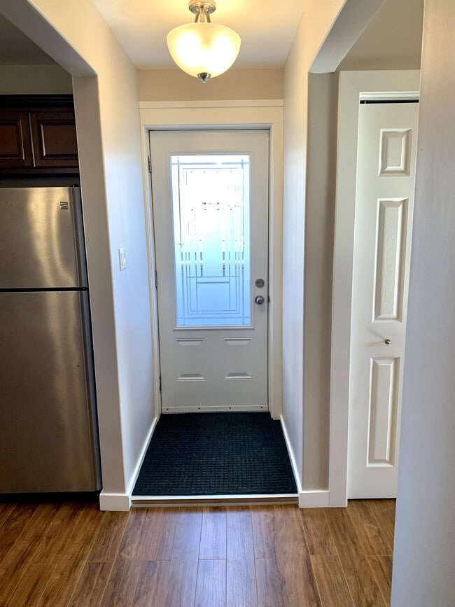 Building Photo - 23 Pole Crescent