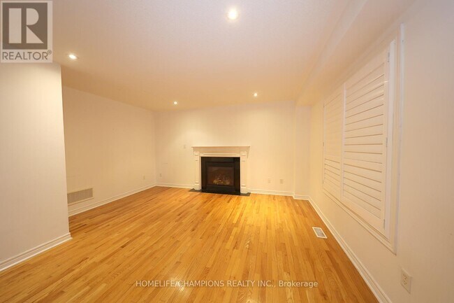 Building Photo - 17 Coyle St