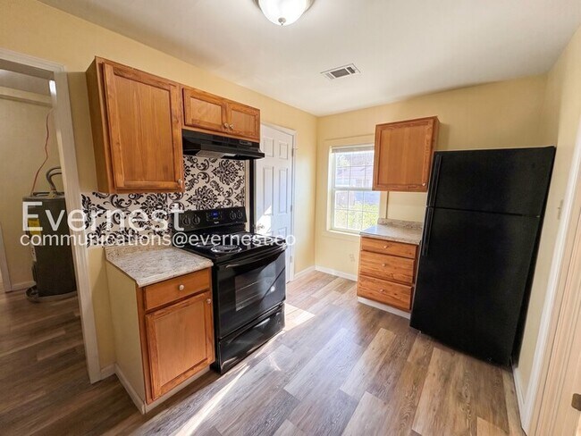 Foto del edificio - 1318 W 13th St