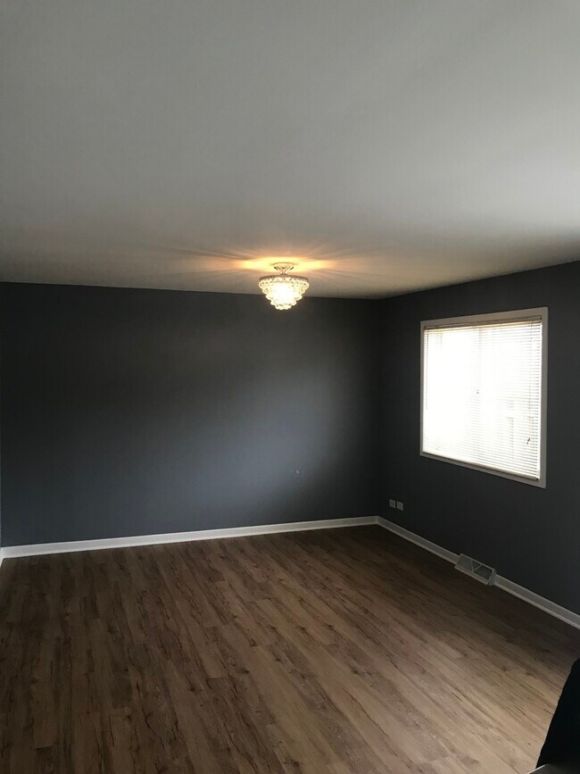 Building Photo - 208 Pamela Dr