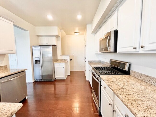 Building Photo - 5897 Bella Marie Way