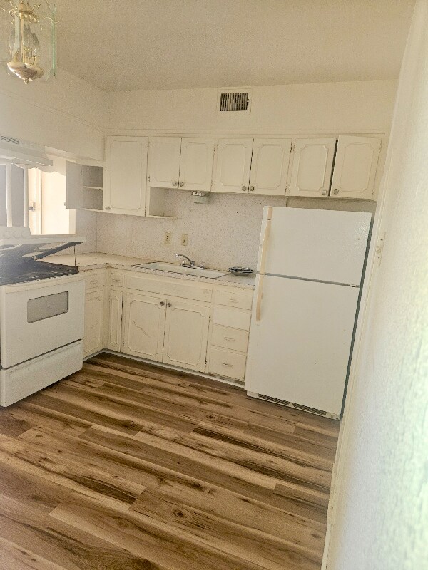 Foto del edificio - 414 E Avenue A