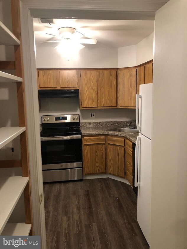 Foto principal - 1598 Nixon Dr