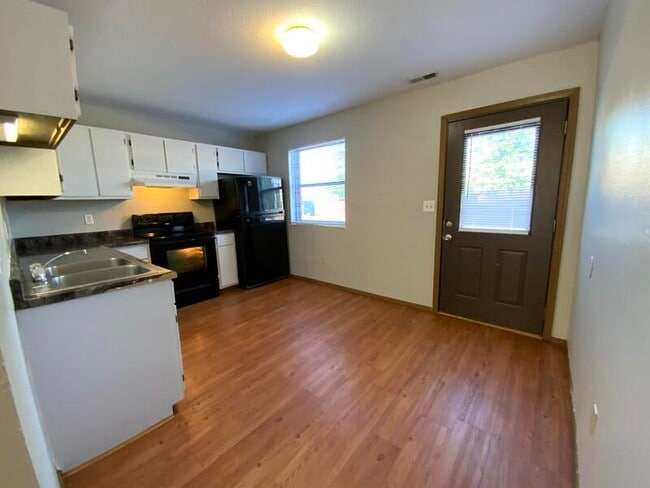 Building Photo - 1034 Belle Valley Dr